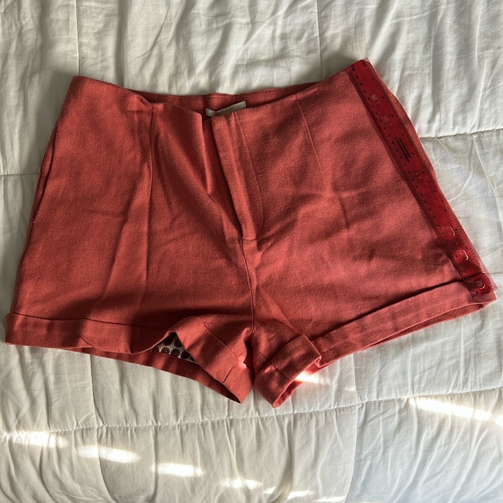 Fully lined wool trouser shorts